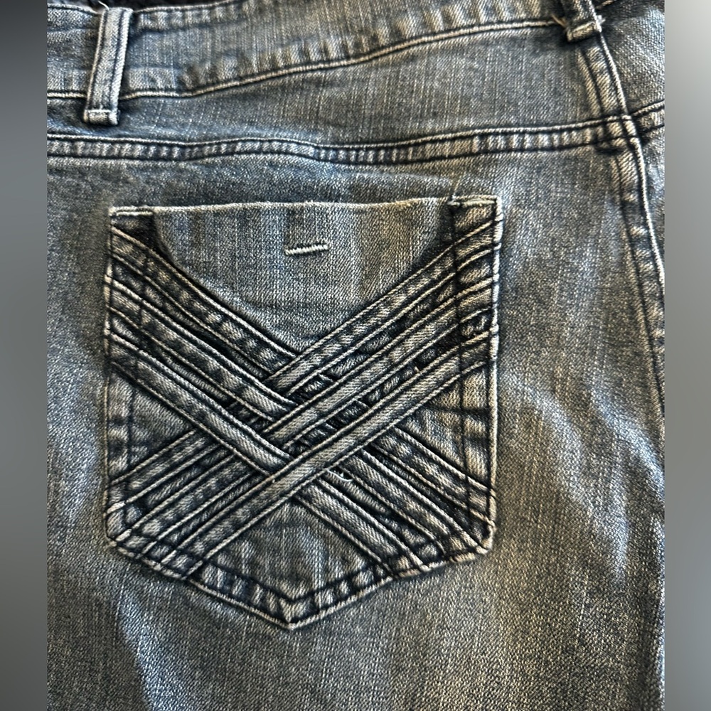 Women’s Gray Embroidered Back Pocket Jeans